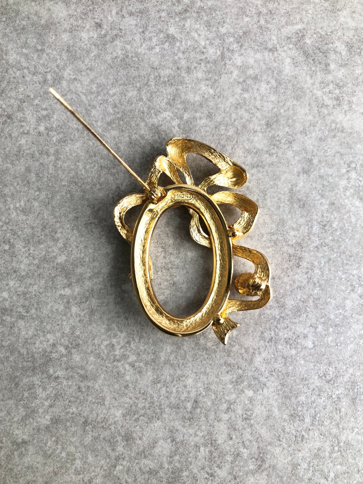 Christian Dior Ribbon Motif Brooch Gold Vintage xxvuwu