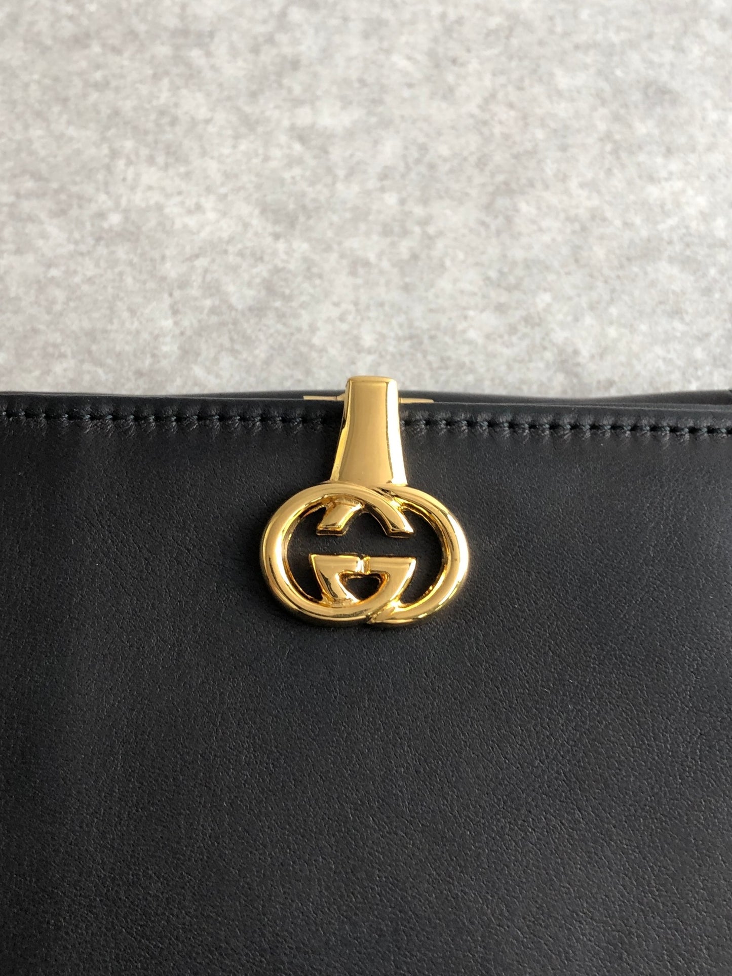 GUCCI GG logo Folded Wallet Black Vintage iy8zet