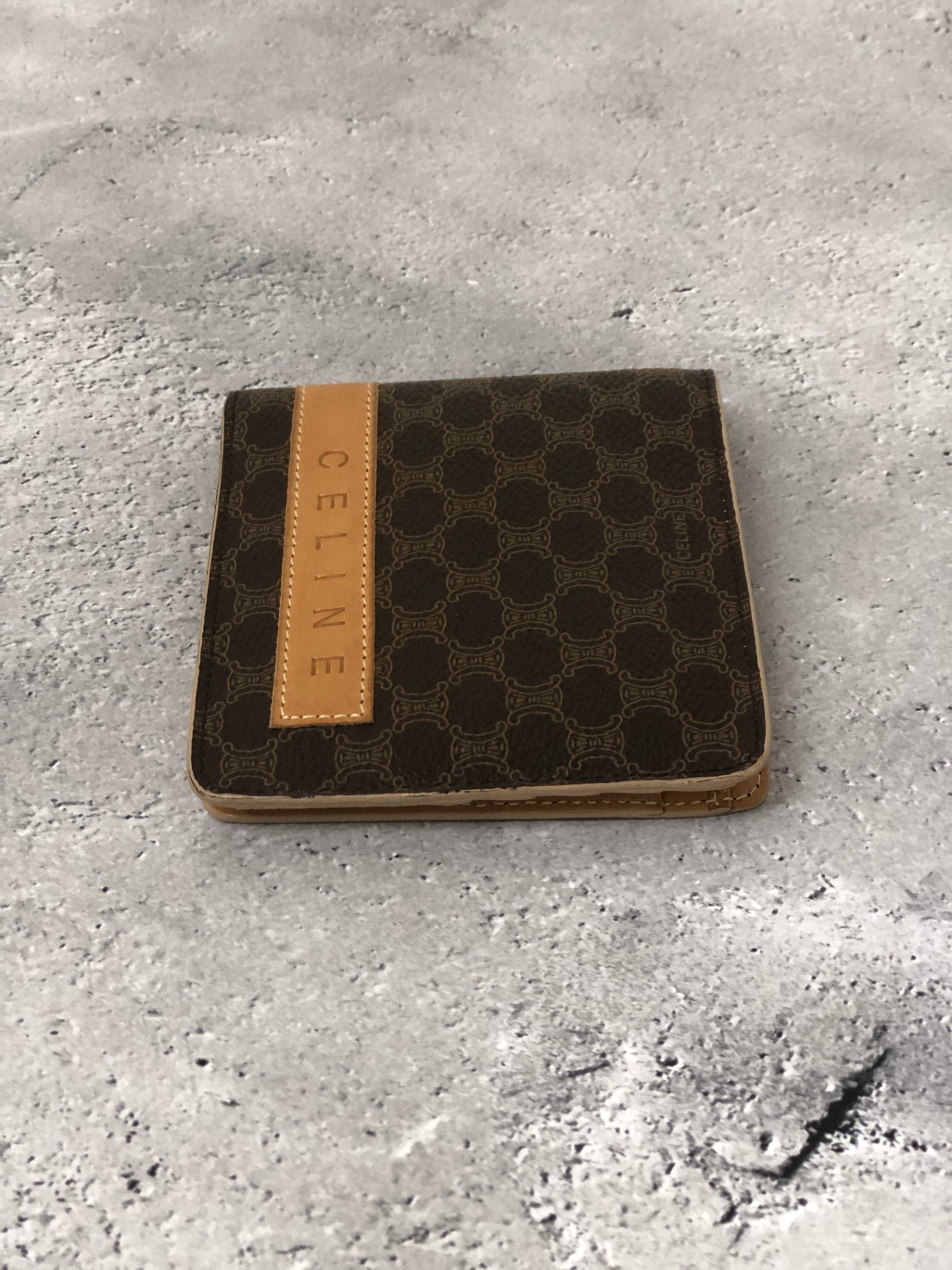 CELINE Macadam Blason Logo Folded Wallet Brown Vintage bvnn7k