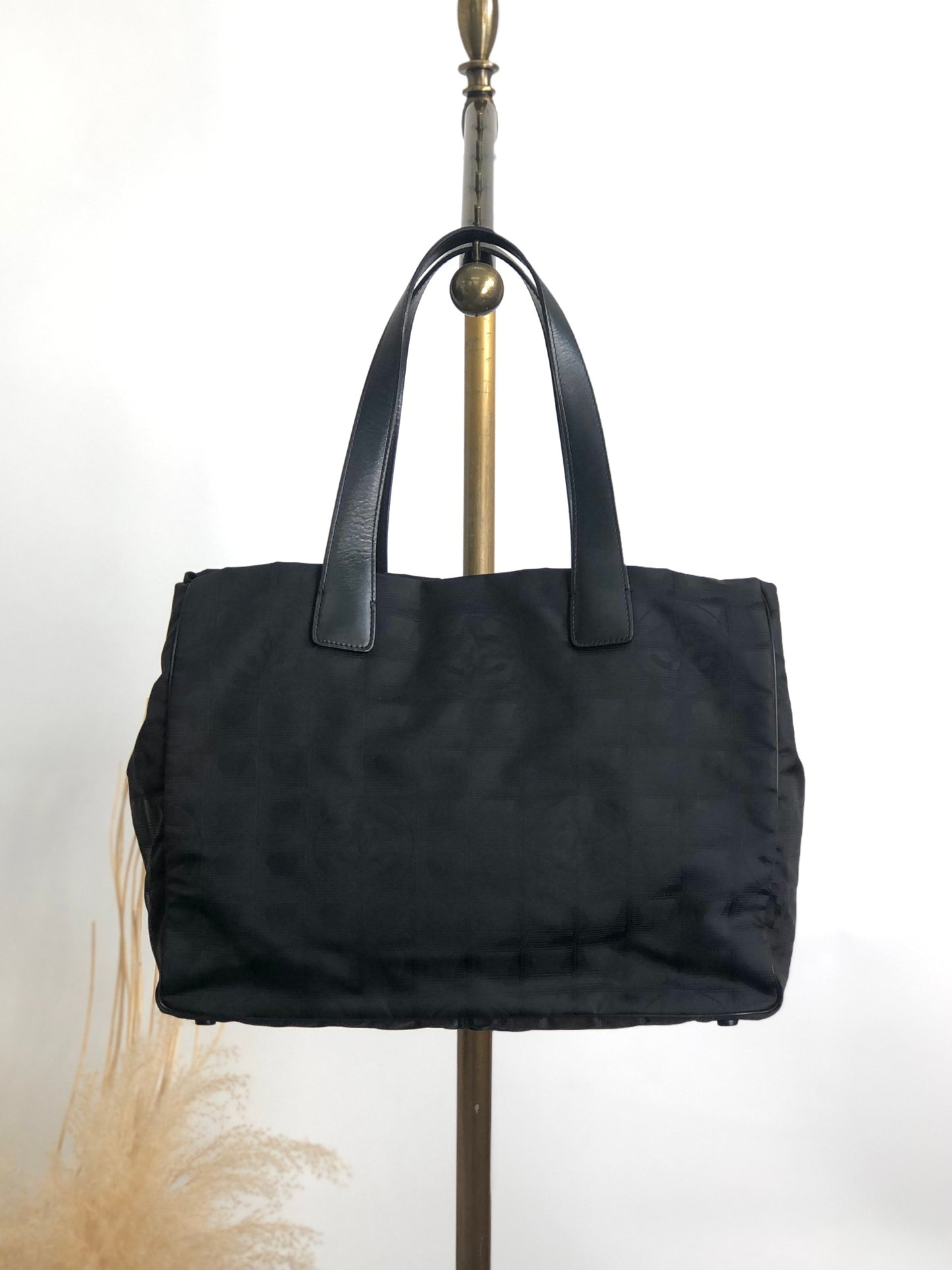 CHANEL New Travel Line Totebag Black Vintage j88xfn