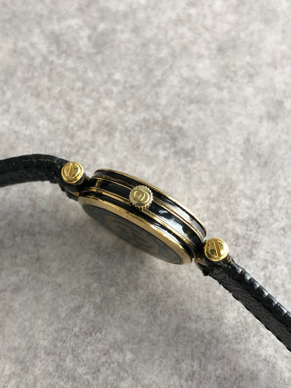 GUCCI Logo Watch Black×Gold Vintage 5b3ugy