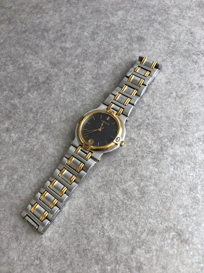 GUCCI Logo Watch Silver×Gold 9000M Vintage wa3rva