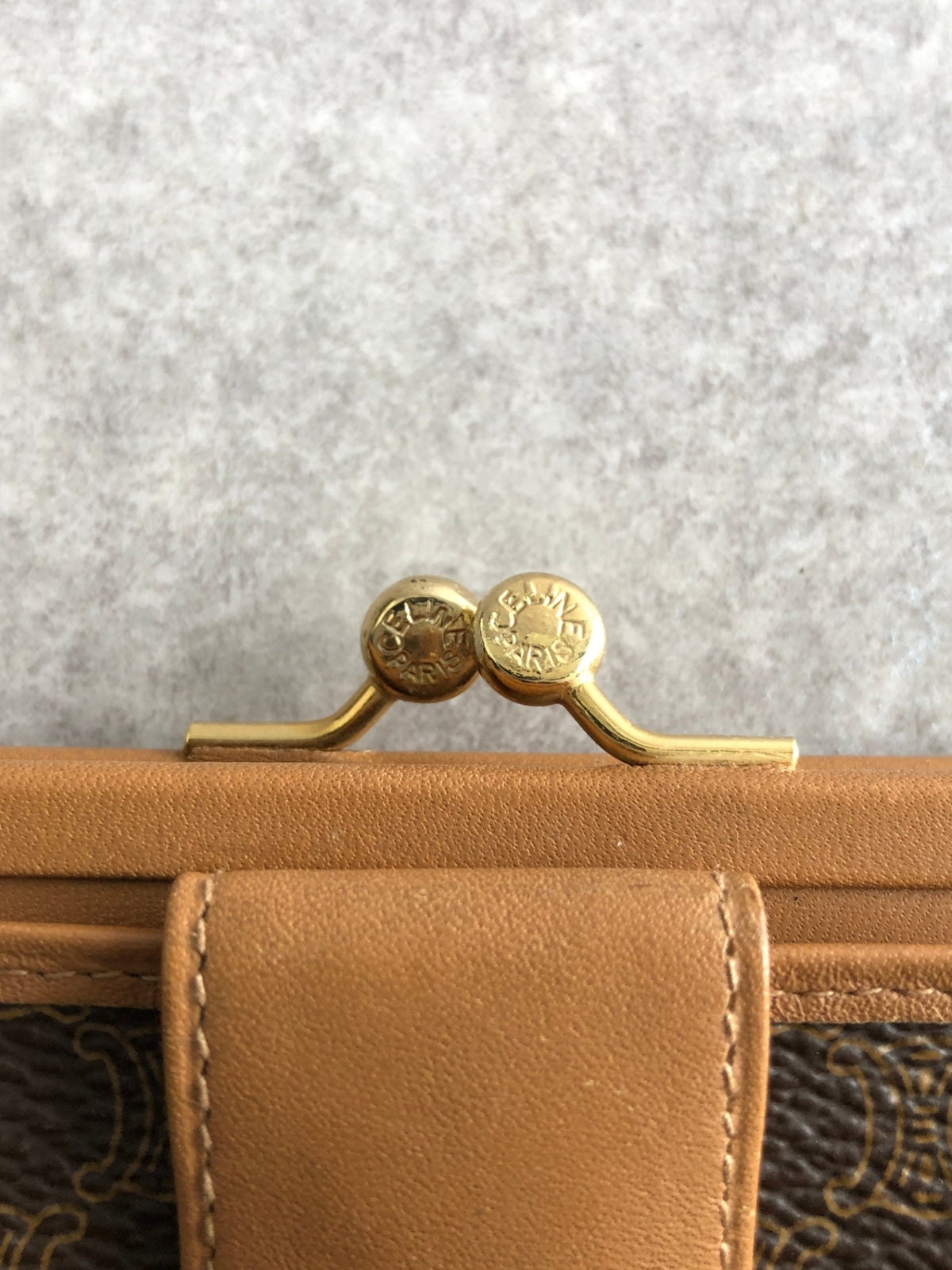 CELINE Macadam Blason Metal Clasp Folded Wallet Brown Vintage npchhu
