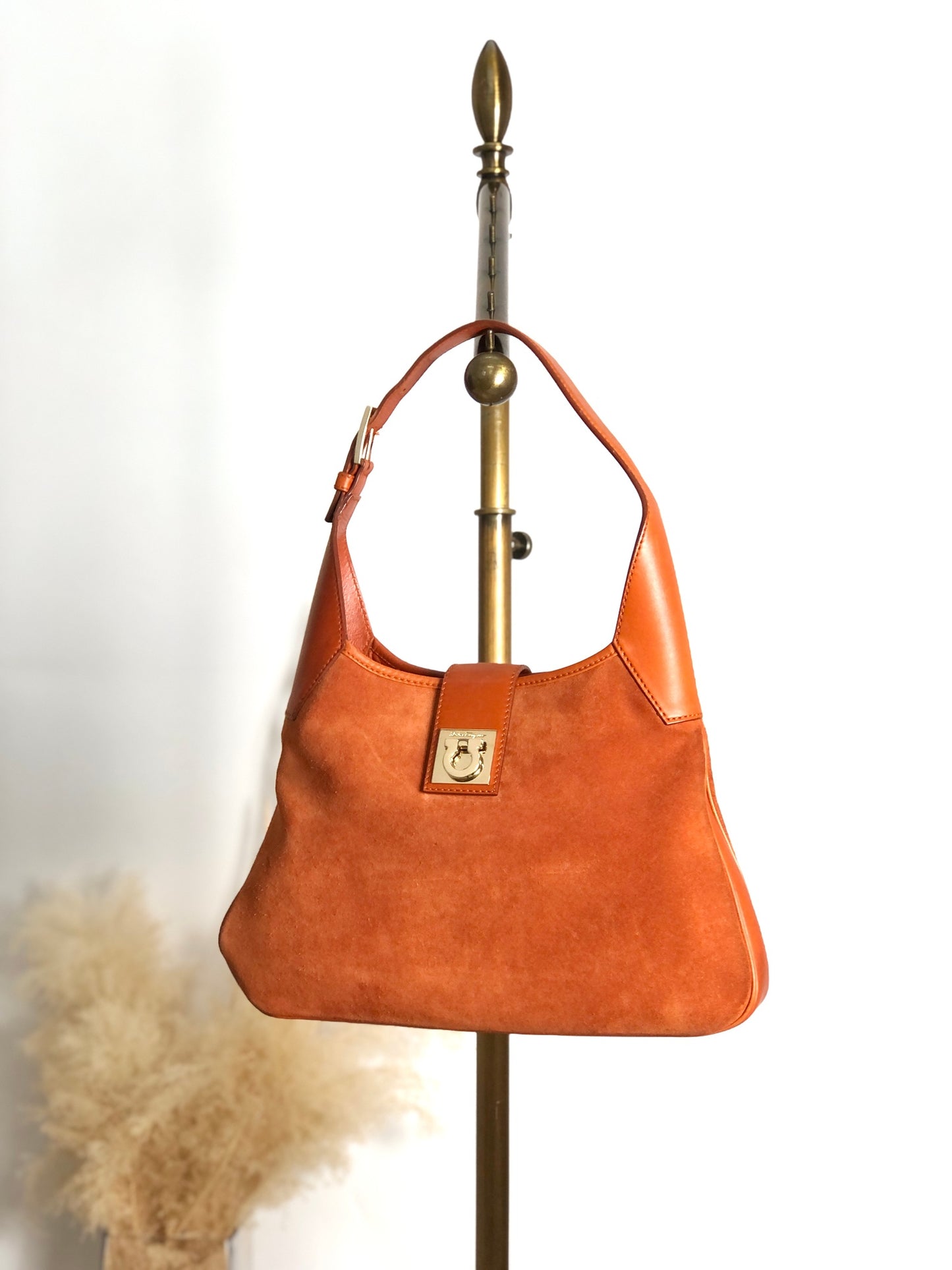 Salvatore Ferragamo Gancini Shoulder bag Brown Vintage dgh7fy