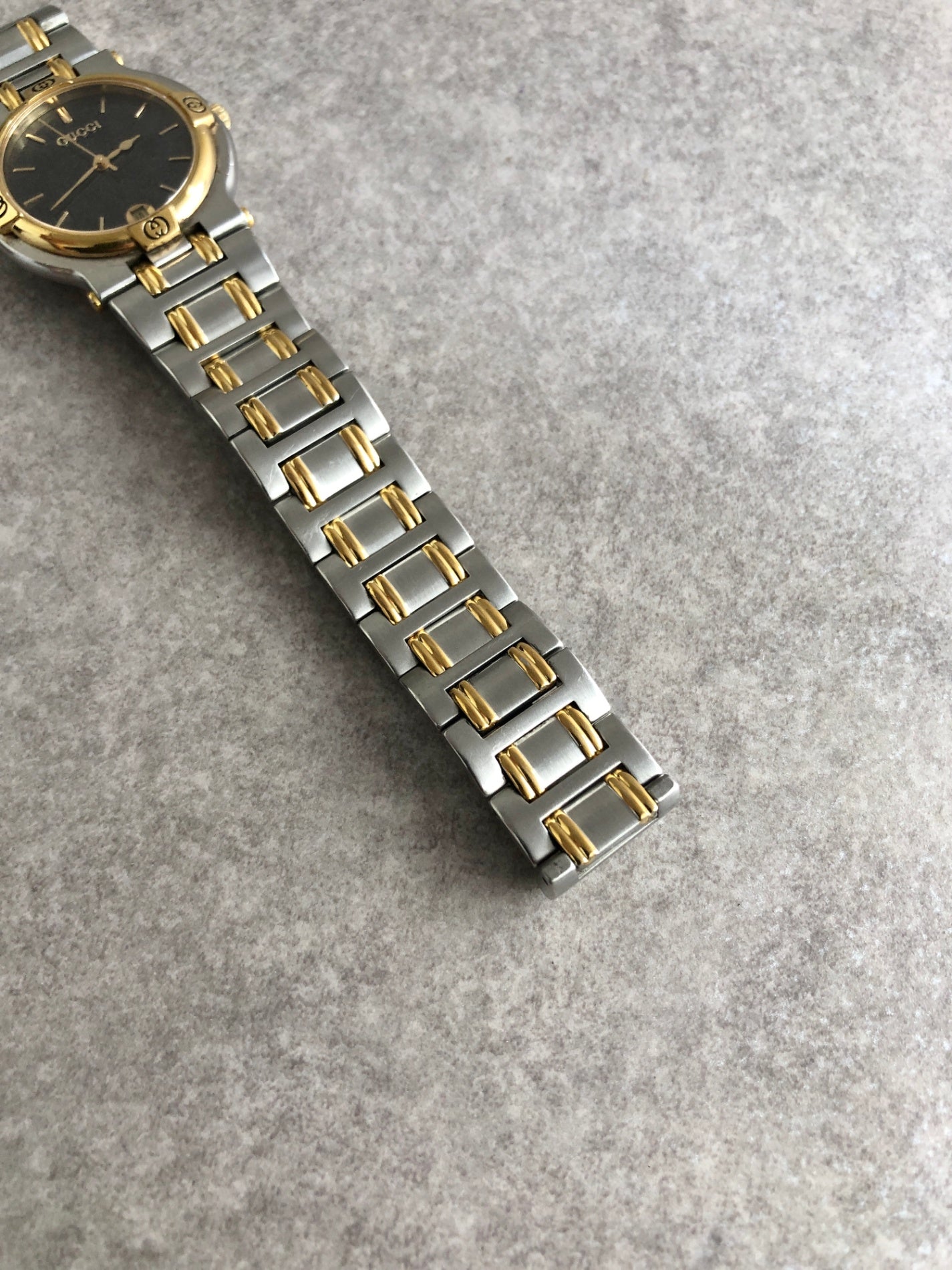GUCCI Logo Quartz Watch Silver×Gold 9000M Vintage kfni2y