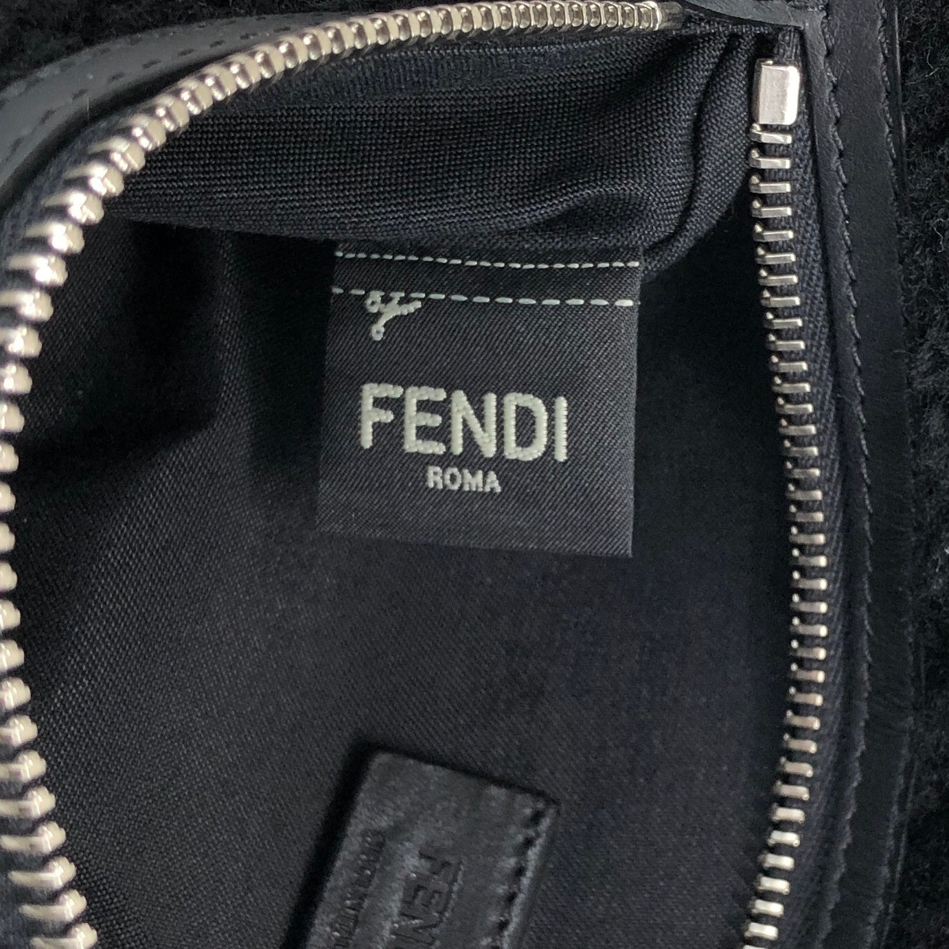 FENDI Logo Chain Handbag Black Vintage c34f5u