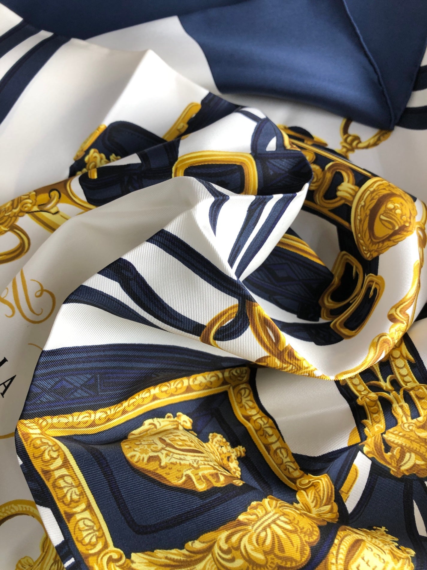 HERMES Scarf Blue×White Silk100％ Vintage izheks