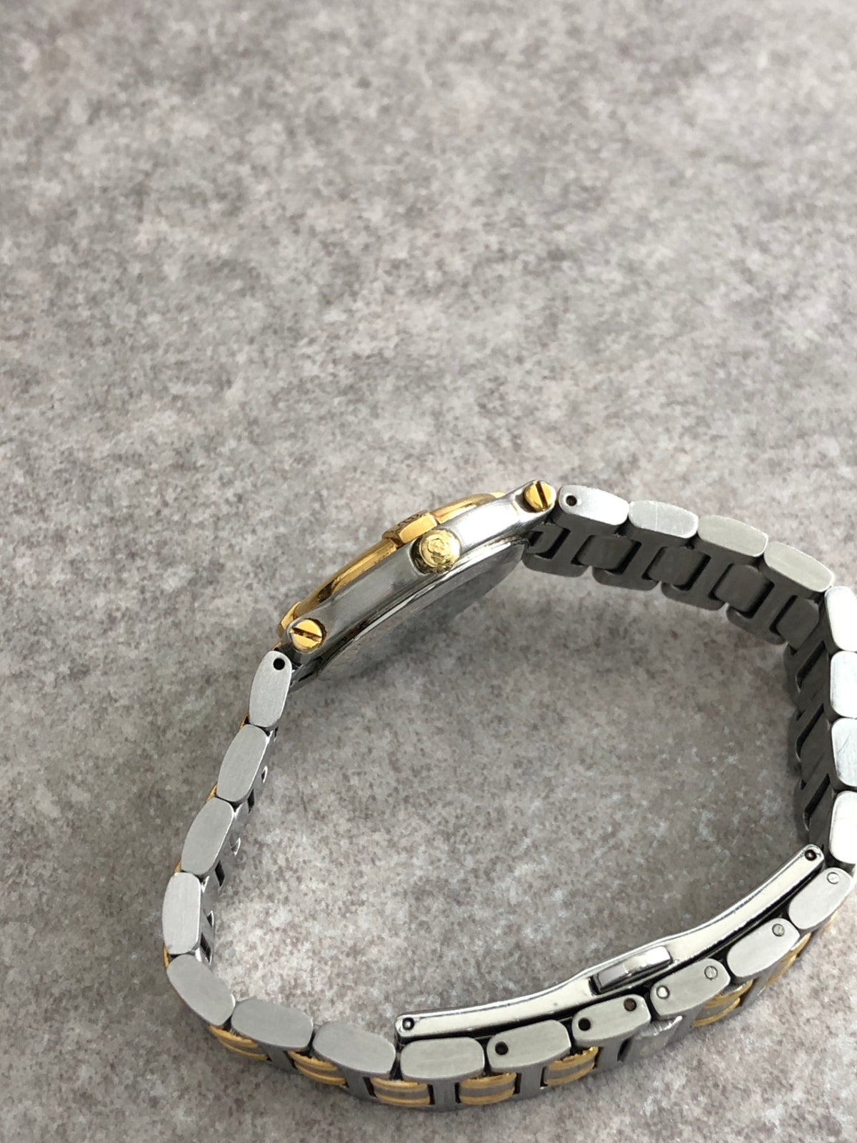 GUCCI Logo Watch Gold×Silver 9000L Vintage r37ids