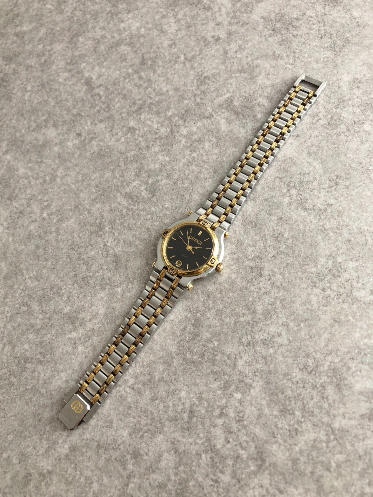 GUCCI Logo Watch Silver×Gold 9000L Vintage 4ba7ce – VintageShop solo