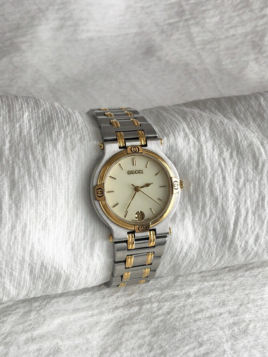 GUCCI Logo Quartz Watch Silver×Gold 9000M Vintage zgvkkw