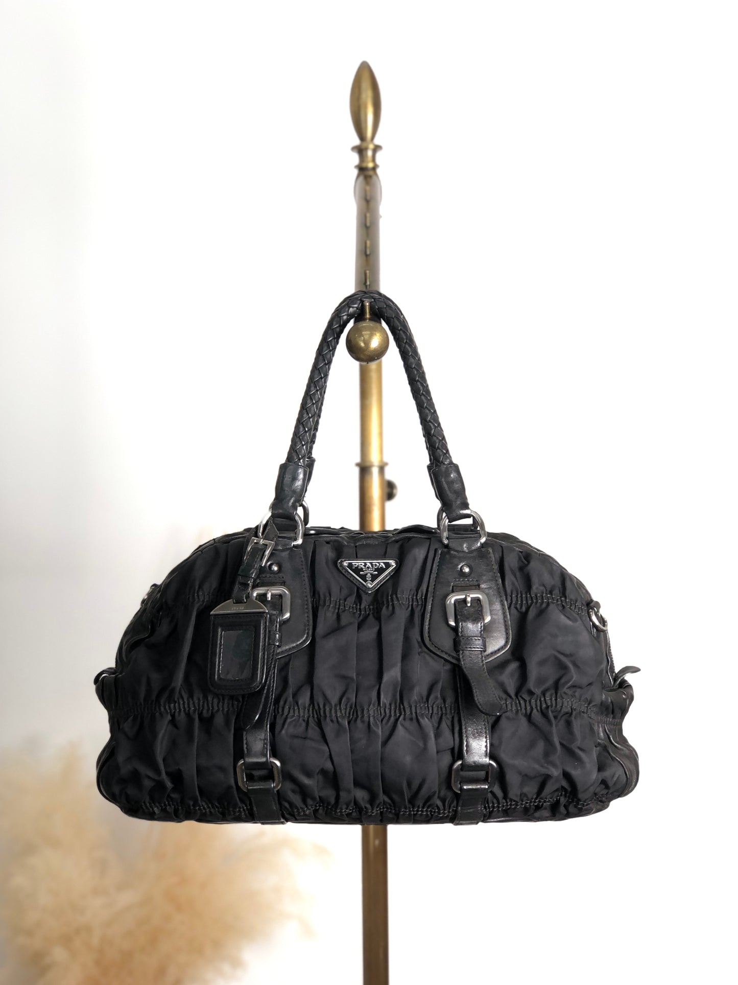 PRADA Triangle Logo Handbag Black Vintage g8wpjj