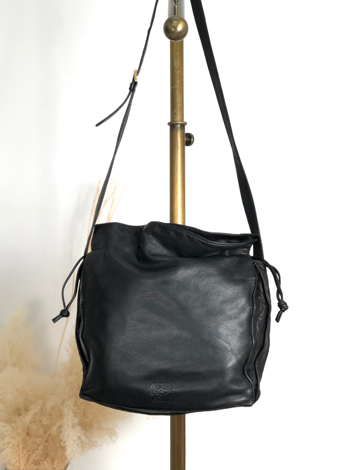 LOEWE Anagram Flamenco Drawstring Shoulder bag Black Vintage ak5uss