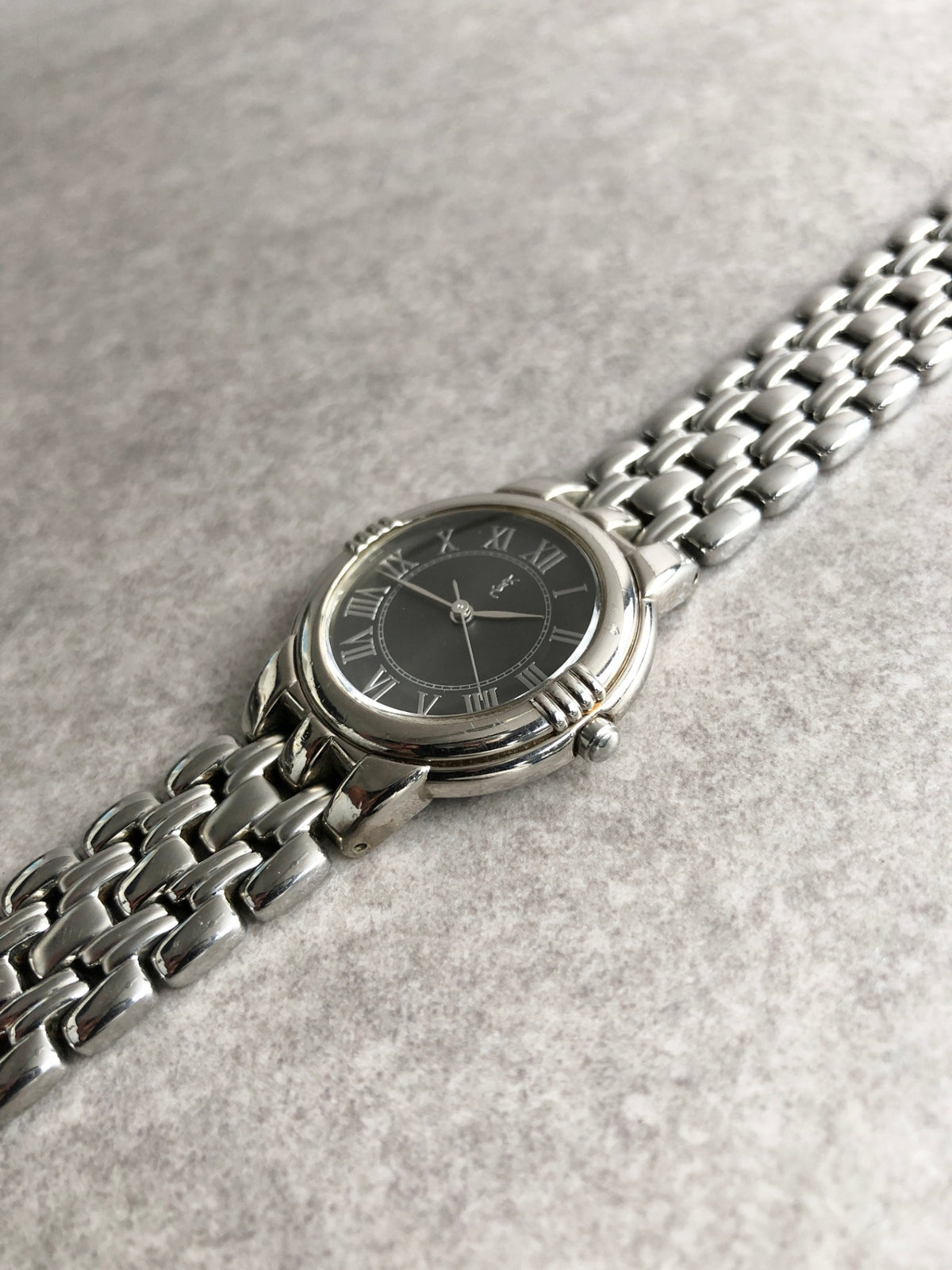 Yves Saint Laurent YSL Logo Quartz Watch Silver 6031-G11866 Vintage xegtmu