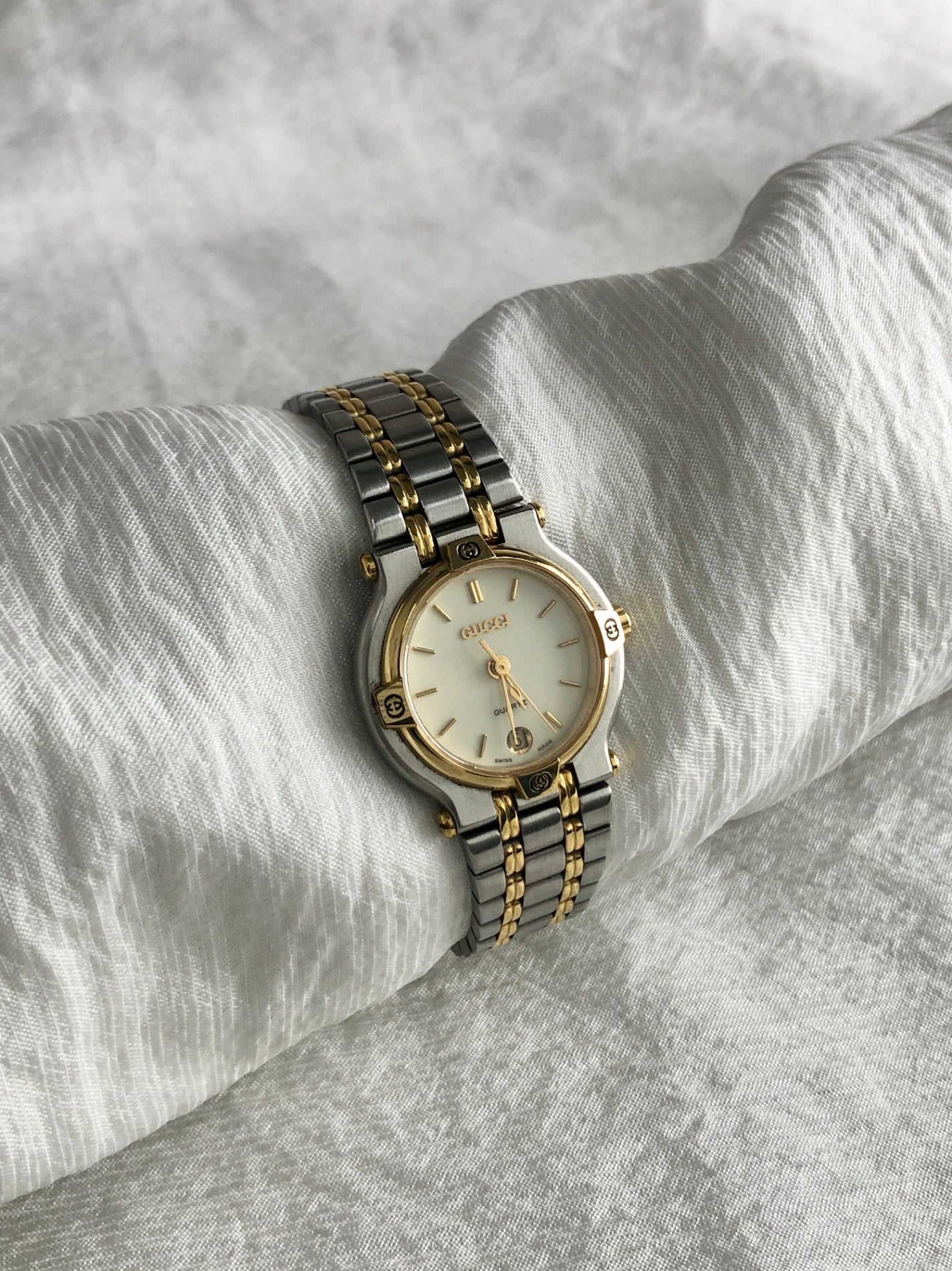 GUCCI Logo Quartz Watch Gold×Silver 9000L Vintage p5fncs