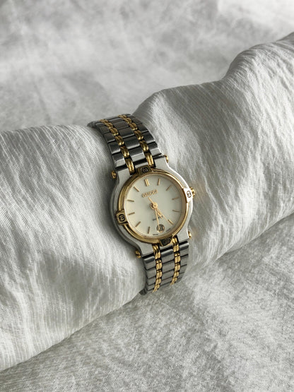 GUCCI Logo Quartz Watch Gold×Silver 9000L Vintage p5fncs