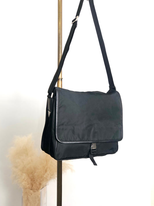 PRADA Triangle Logo Shoulder bag Black Vintage yp8wu5