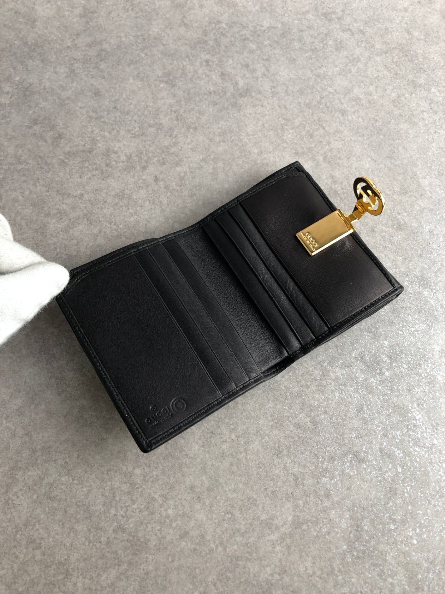 GUCCI GG logo Folded Wallet Black Vintage iy8zet