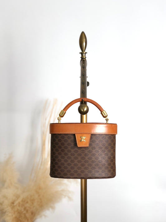 CELINE Macadam Triomphe Two-way Shoulder bag Vanity bag Brown Vintage tbvwcr
