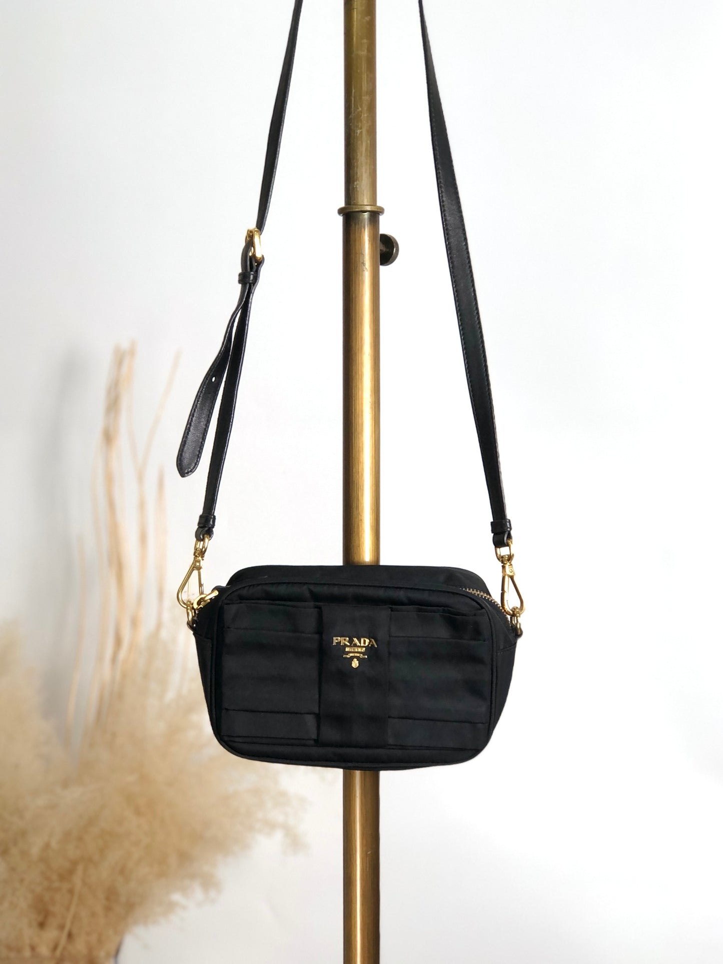 PRADA Logo Small Shoulder bag Black Vintage xg8z8w