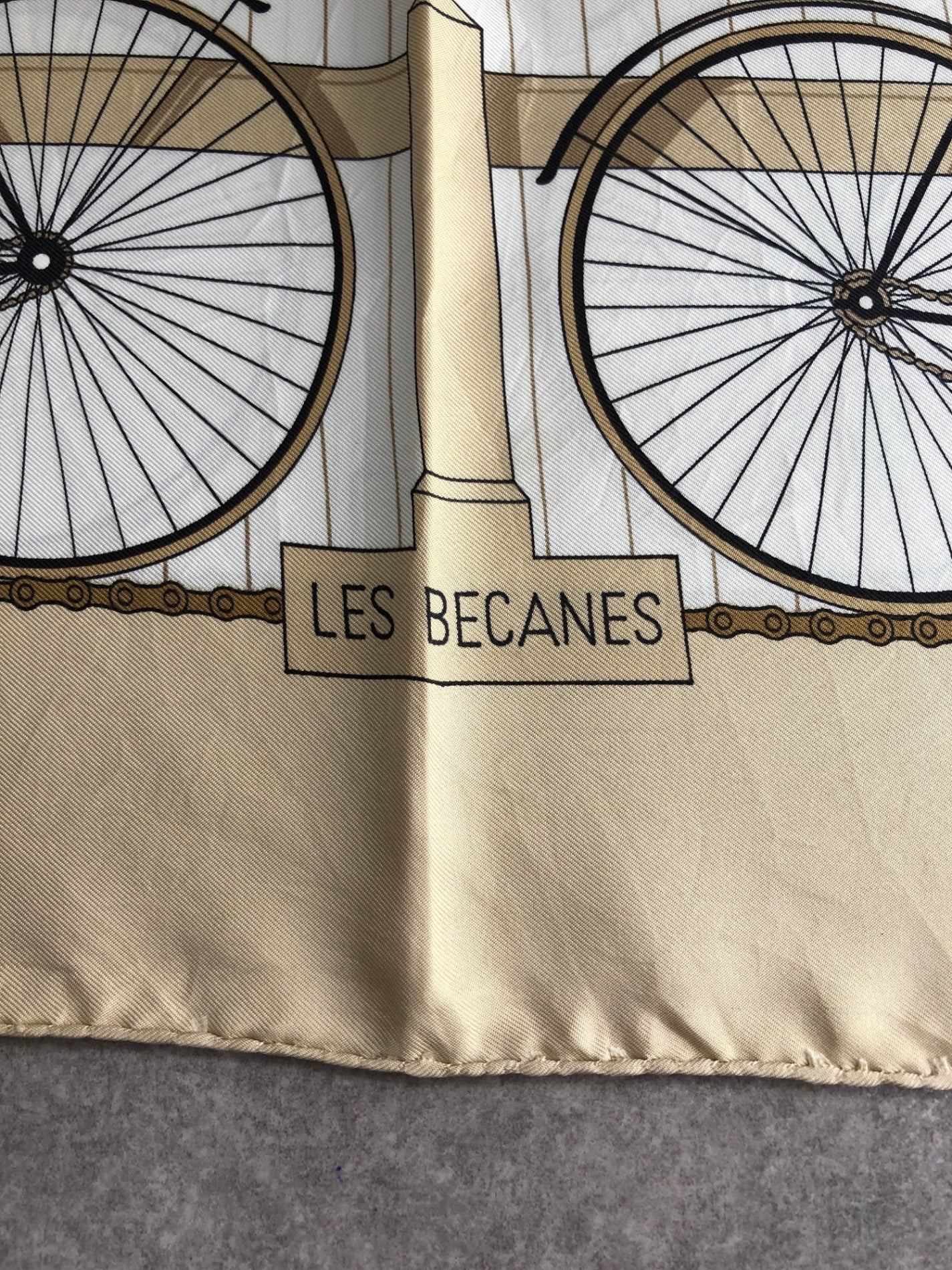 HERMES SILK Scarf BeigeLES BECANES Vintage uk5cne