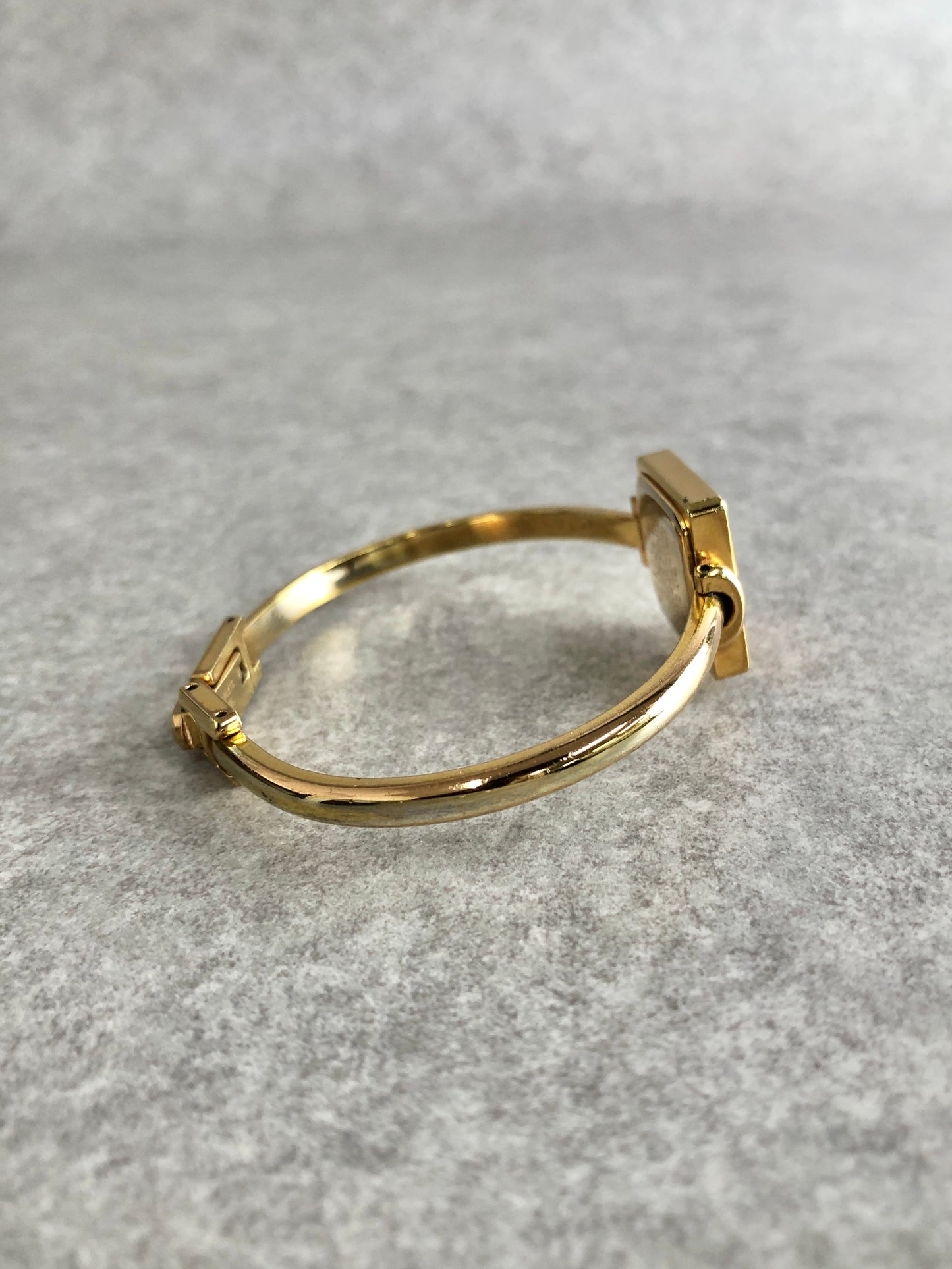 GUCCI Logo Bangle Watch Gold Vintage dsanww