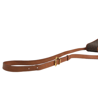CELINE Macadam Front Buckle Flap Shoulder bag Brown Vintage xyw84y