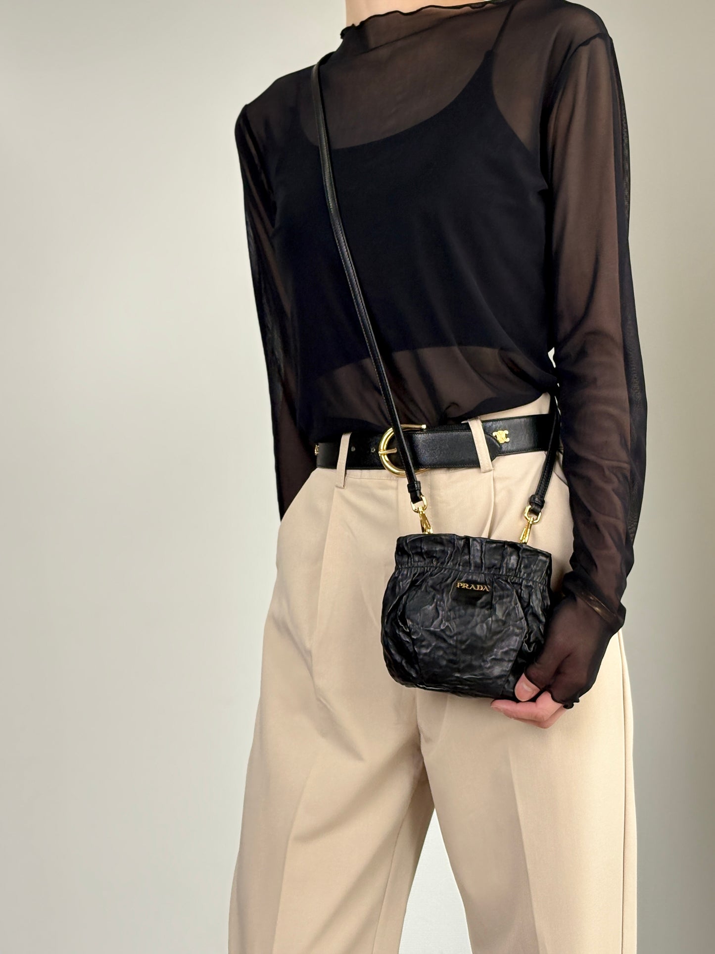 PRADA Logo Drawstring Shoulder bag Black Vintage 4zjm5c