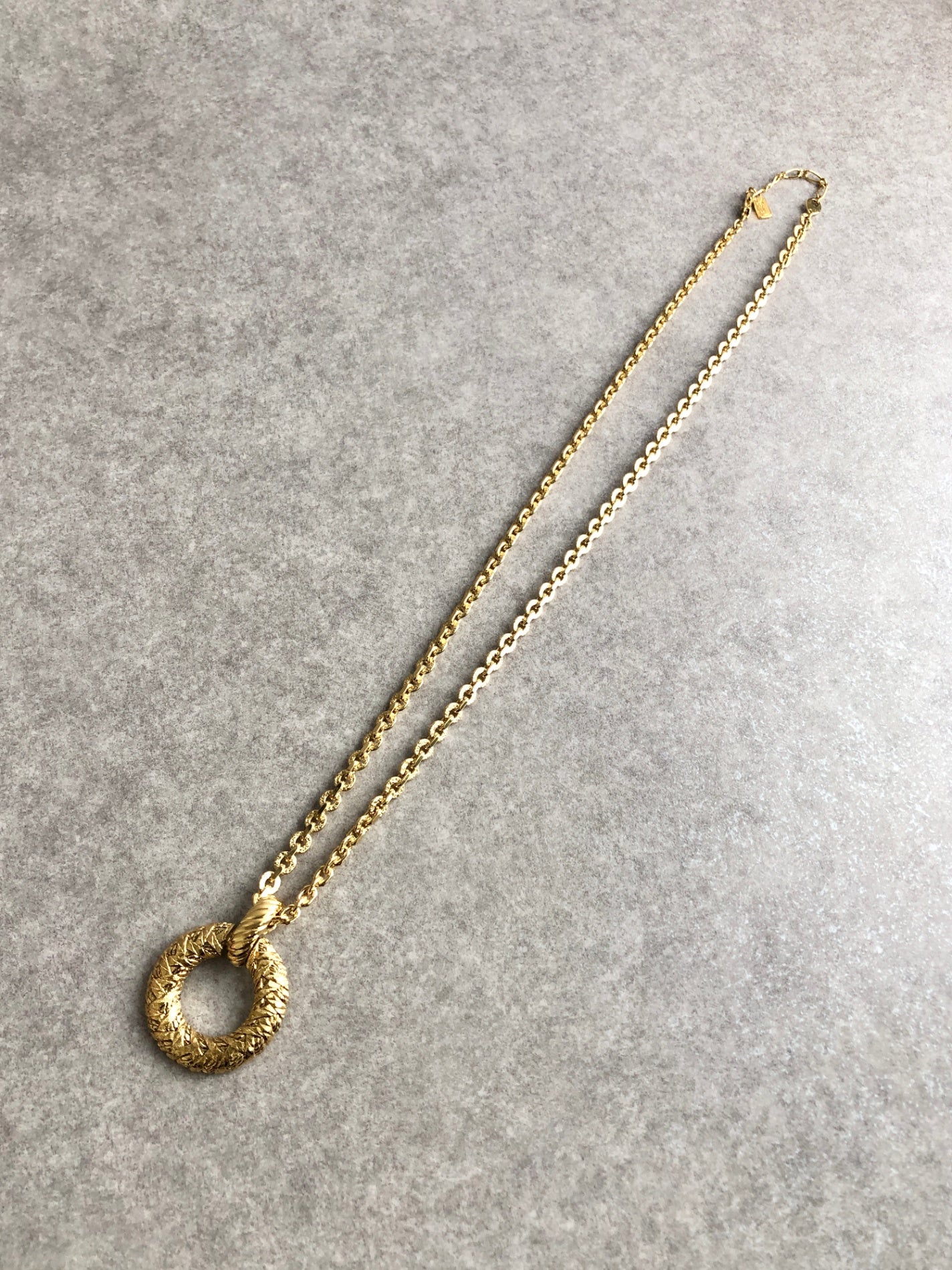 Yves Saint Laurent Necklace Gold Vintage yp8kbv