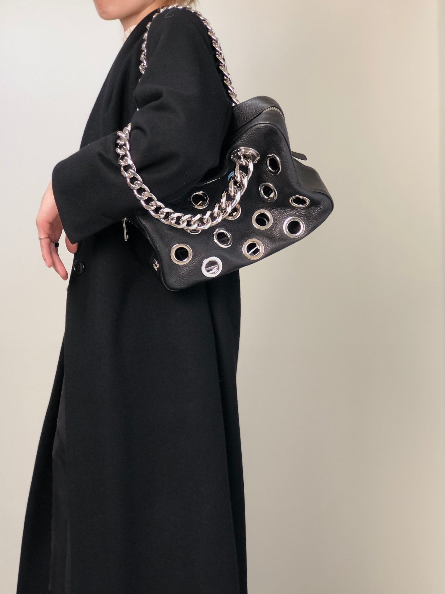 PRADA Logo Chain Handbag Black Vintage iubjy2