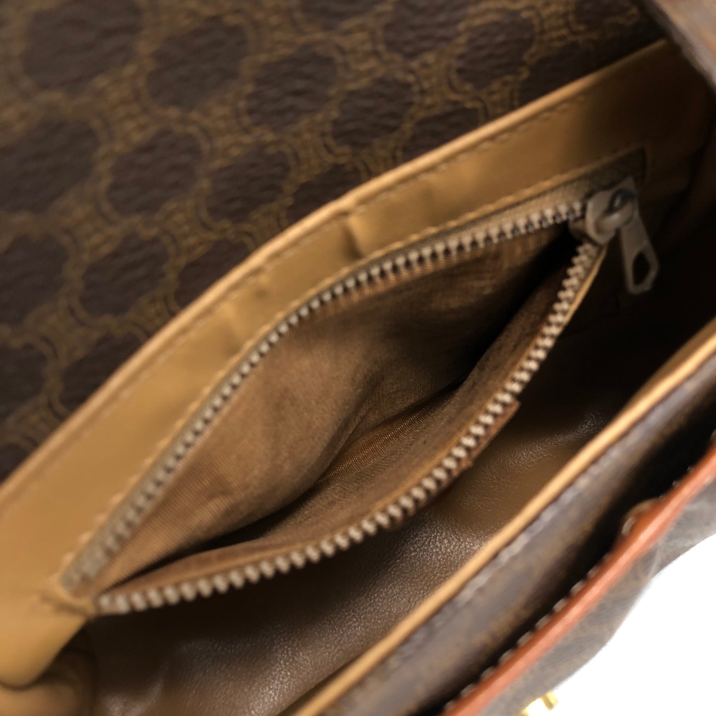 CELINE Macadam Blason Front Buckle Shoulder bag Brown Vintage iv3thu