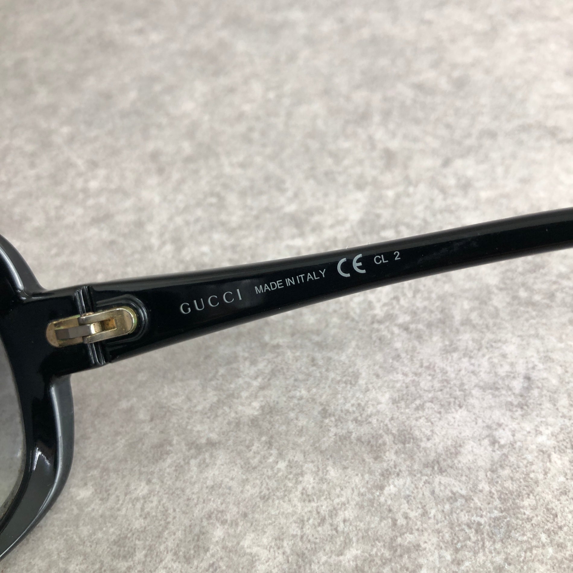 GUCCI GG Logo Sunglasses Black Vintage twdebz – VintageShop solo