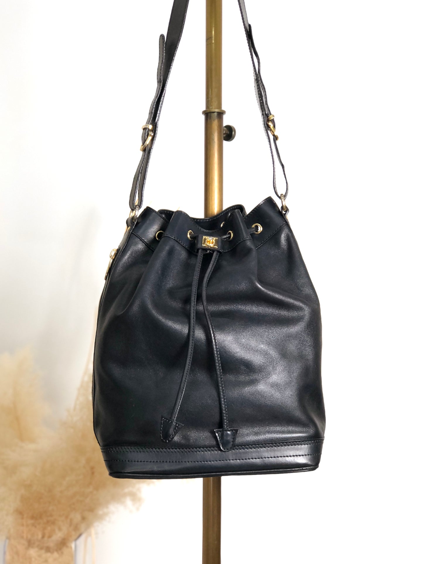 CELINE GancinivDrawstring Shoulder bag Black Vintage z78ygt