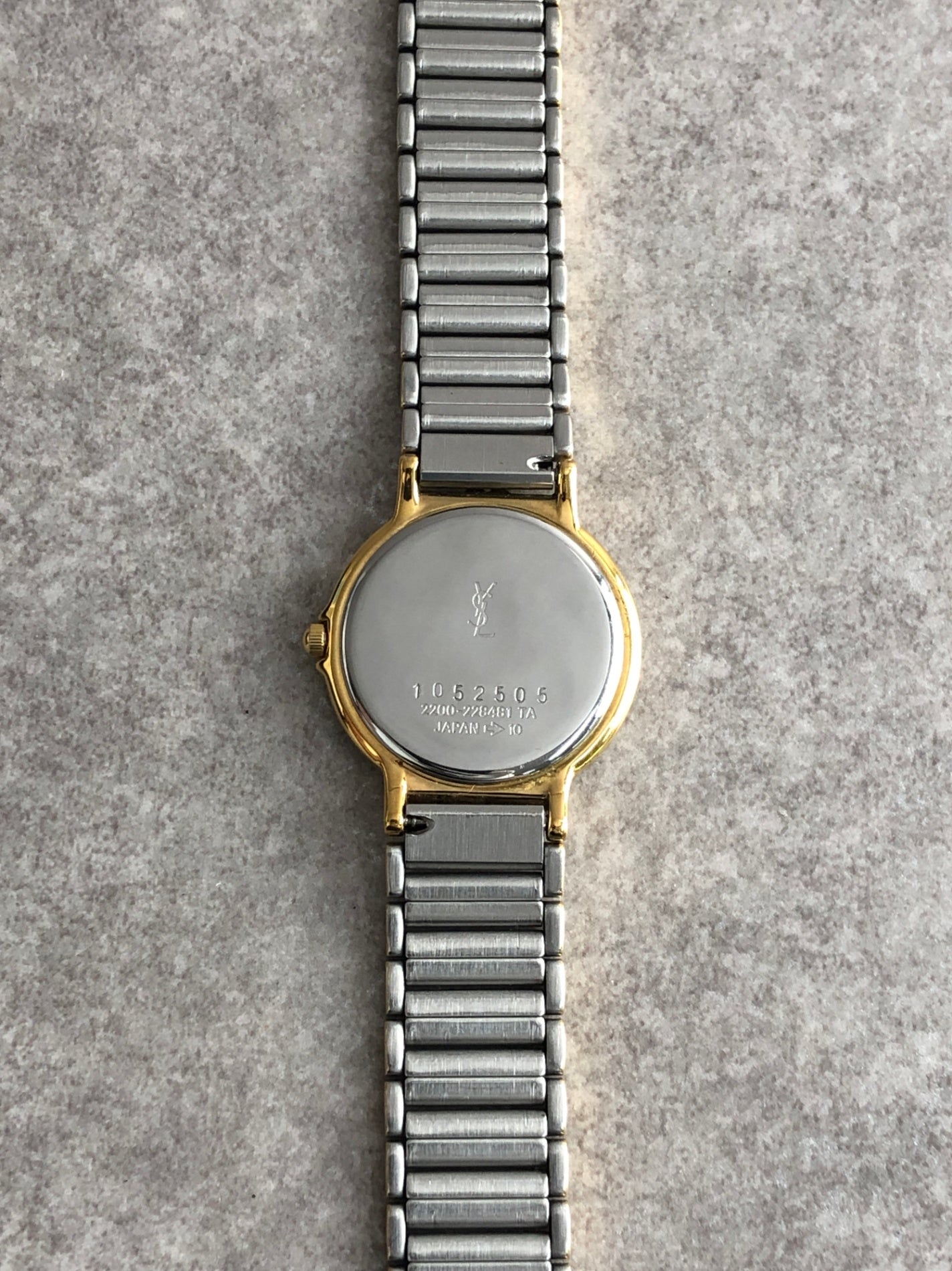 Yves Saint Laurent YSL Logo Quartz Watch Gold×Silver 2200-228481 Vintage wgv3bg