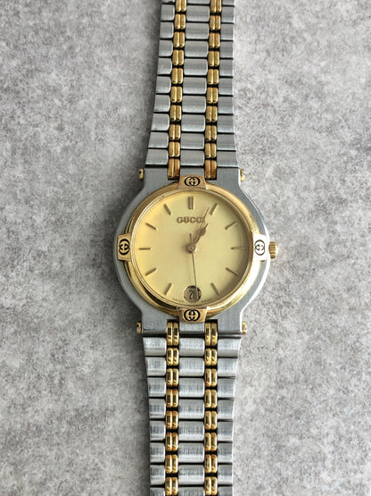 GUCCI Logo Quartz Watch Silver×Gold 9000M Vintage cevwsn