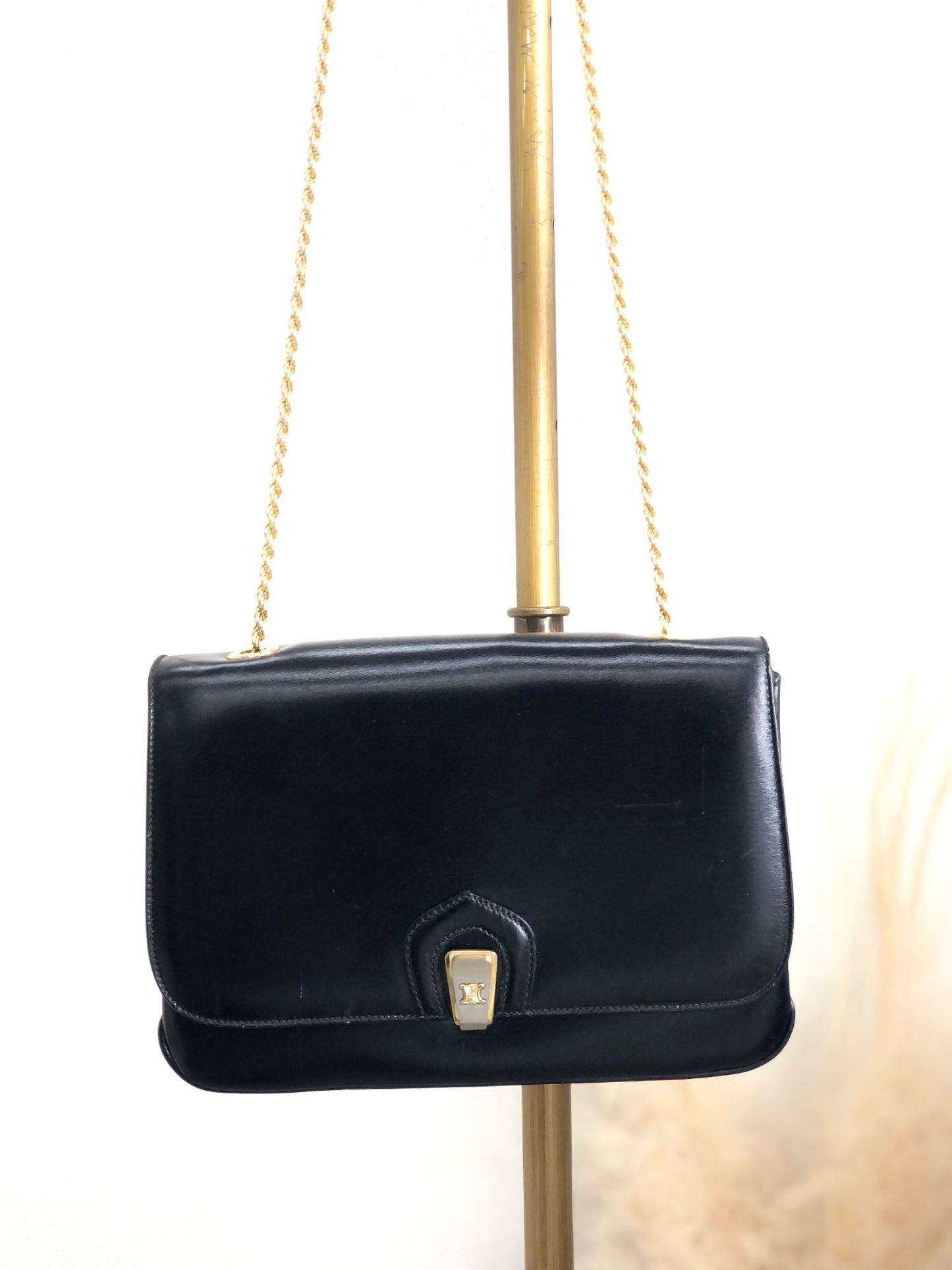 CELINE Blason Chain Shoulder bag Black Vintage 8tu6wa