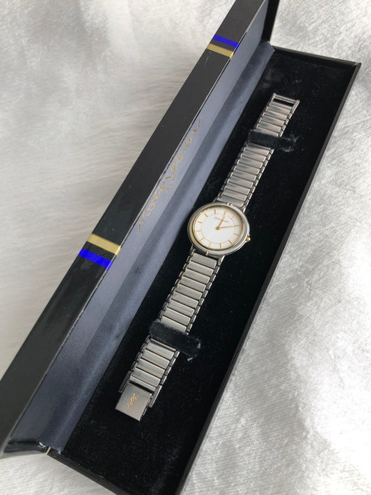 Yves Saint Laurent YSL Logo Watch Silver 4620-E62275Y Vintage zggngw