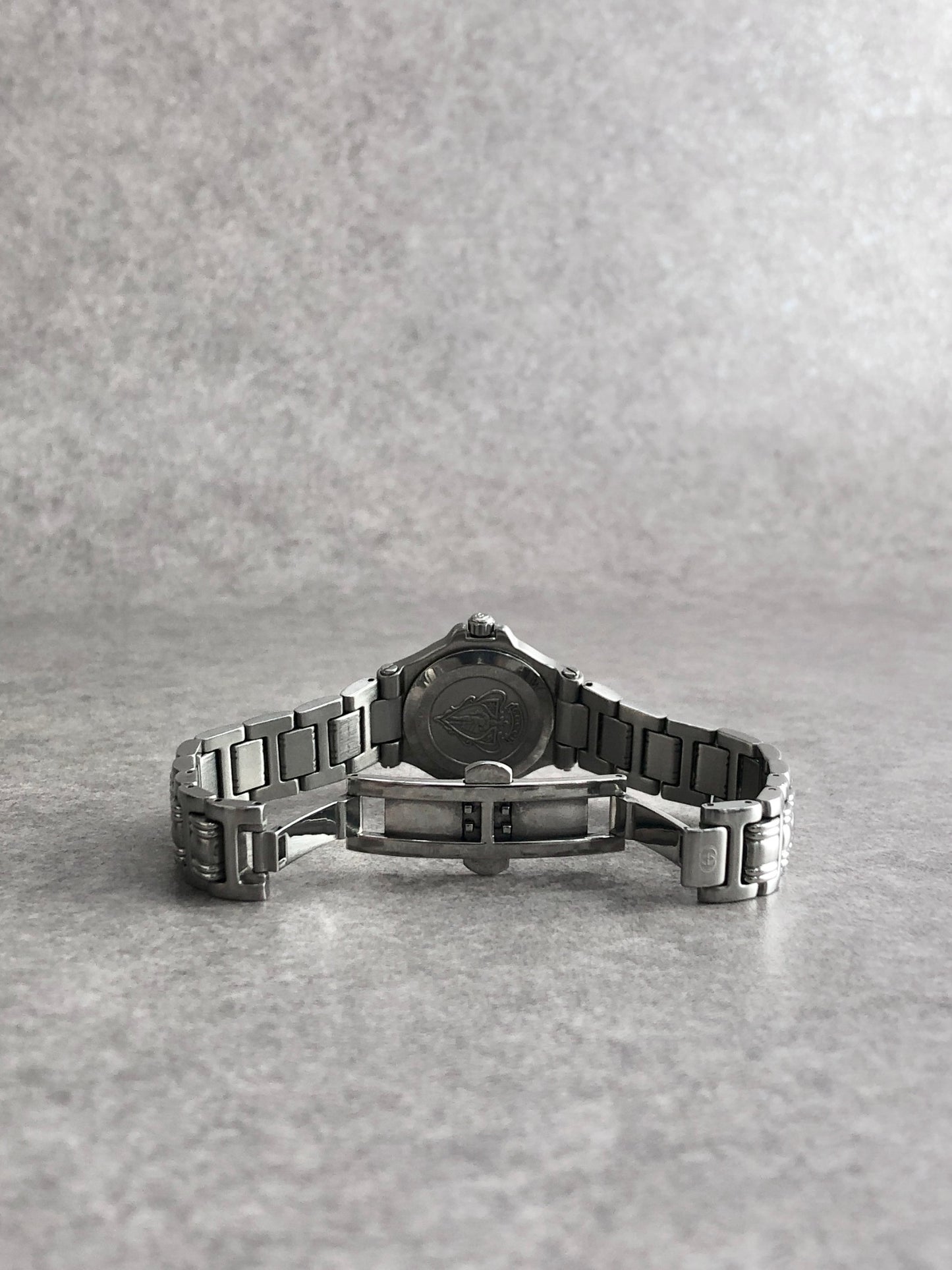 GUCCI Logo Quartz Watch Silver 9040L Vintage mgafij