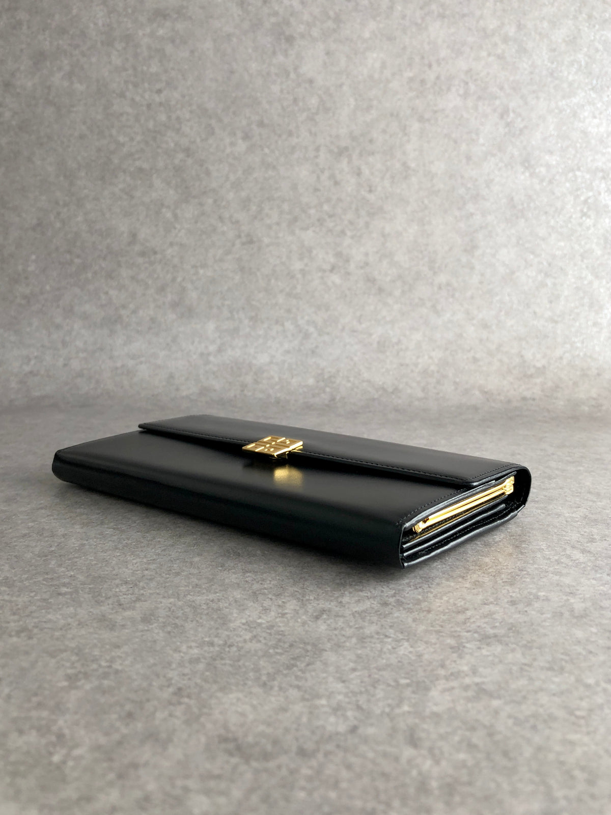 GIVENCHY Logo Long Wallet Black Vintage a34me5