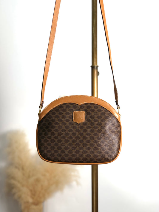 CELINE Macadam Blason Shoulder bag Brown Vintage gyf3yb