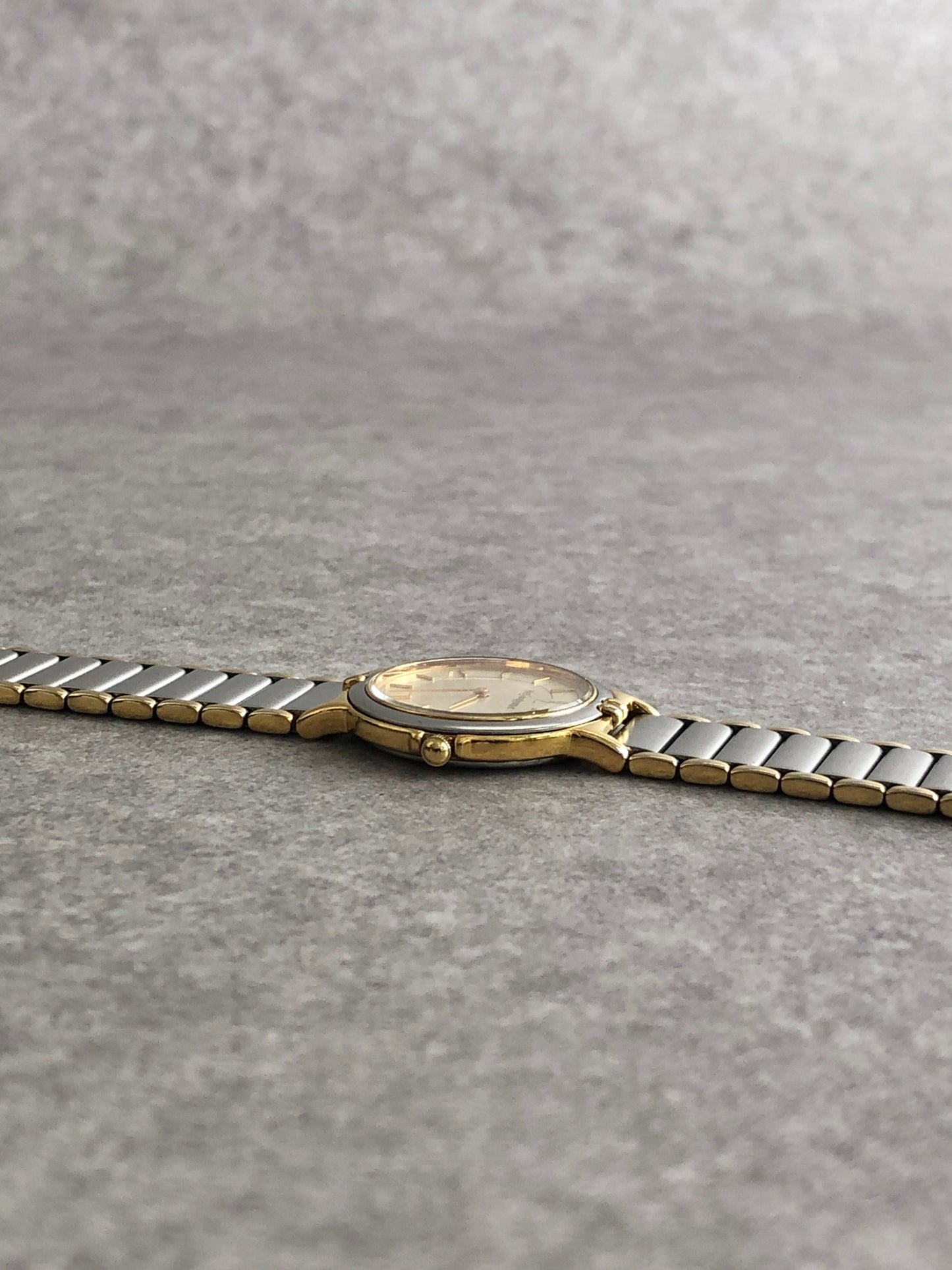 Yves Saint Laurent YSL Logo Quartz Watch Gold×Silver 2200-228481 Vintage wgv3bg