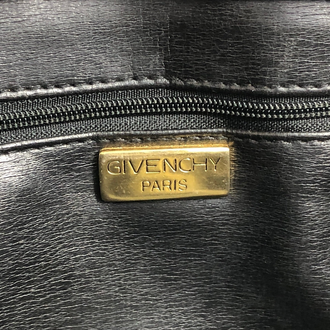 GIVENCHY Logo Chain Shoulder bag Black Vintage w78fpu