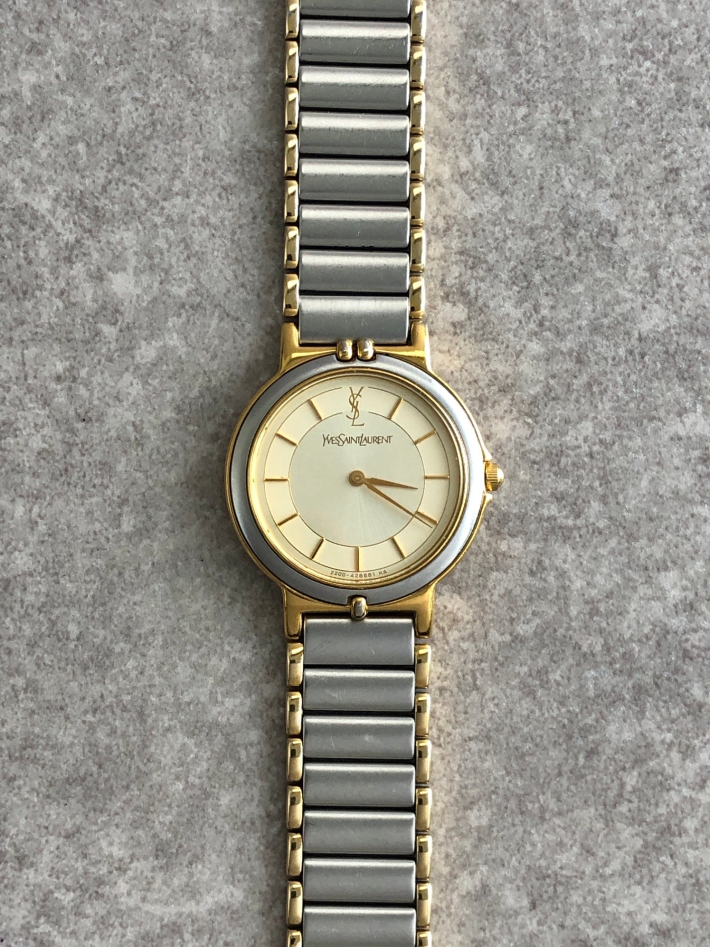 Yves Saint Laurent YSL Logo Quartz Watch Gold×Silver 2200-228481 Vintage wgv3bg