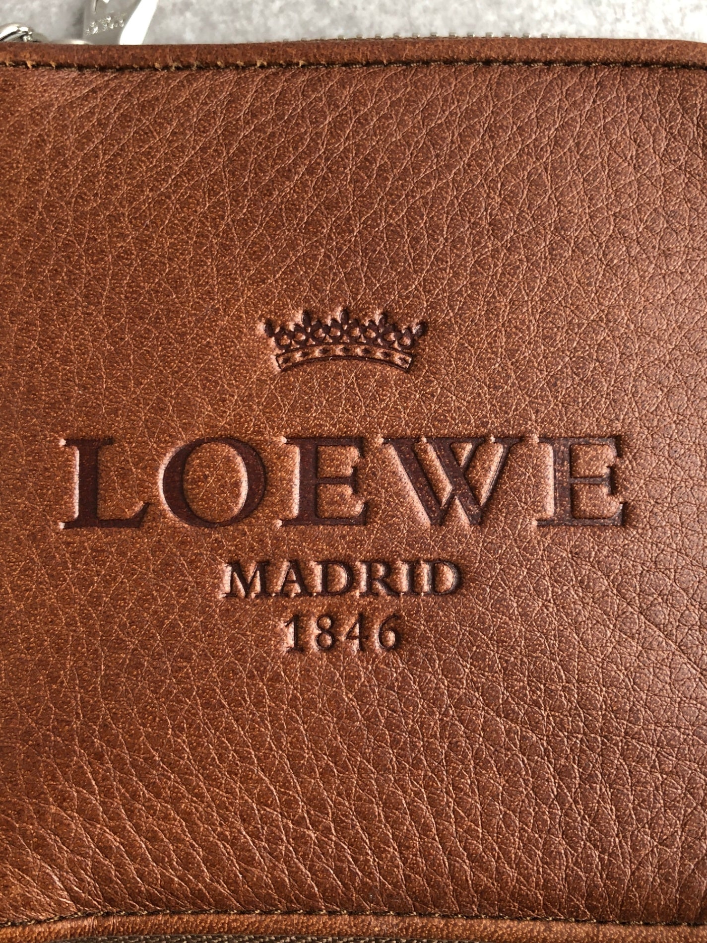 LOEWE Logo Embossed Folded Wallet Brown Vintage 8jjfbt