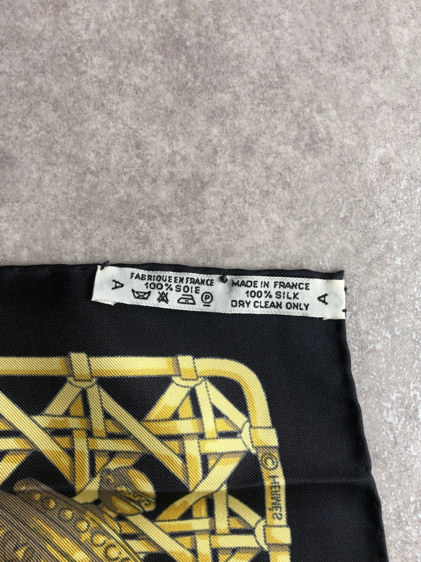 HERMES Silk Scarf Black×Gold Vintage 4zy8gj – VintageShop solo