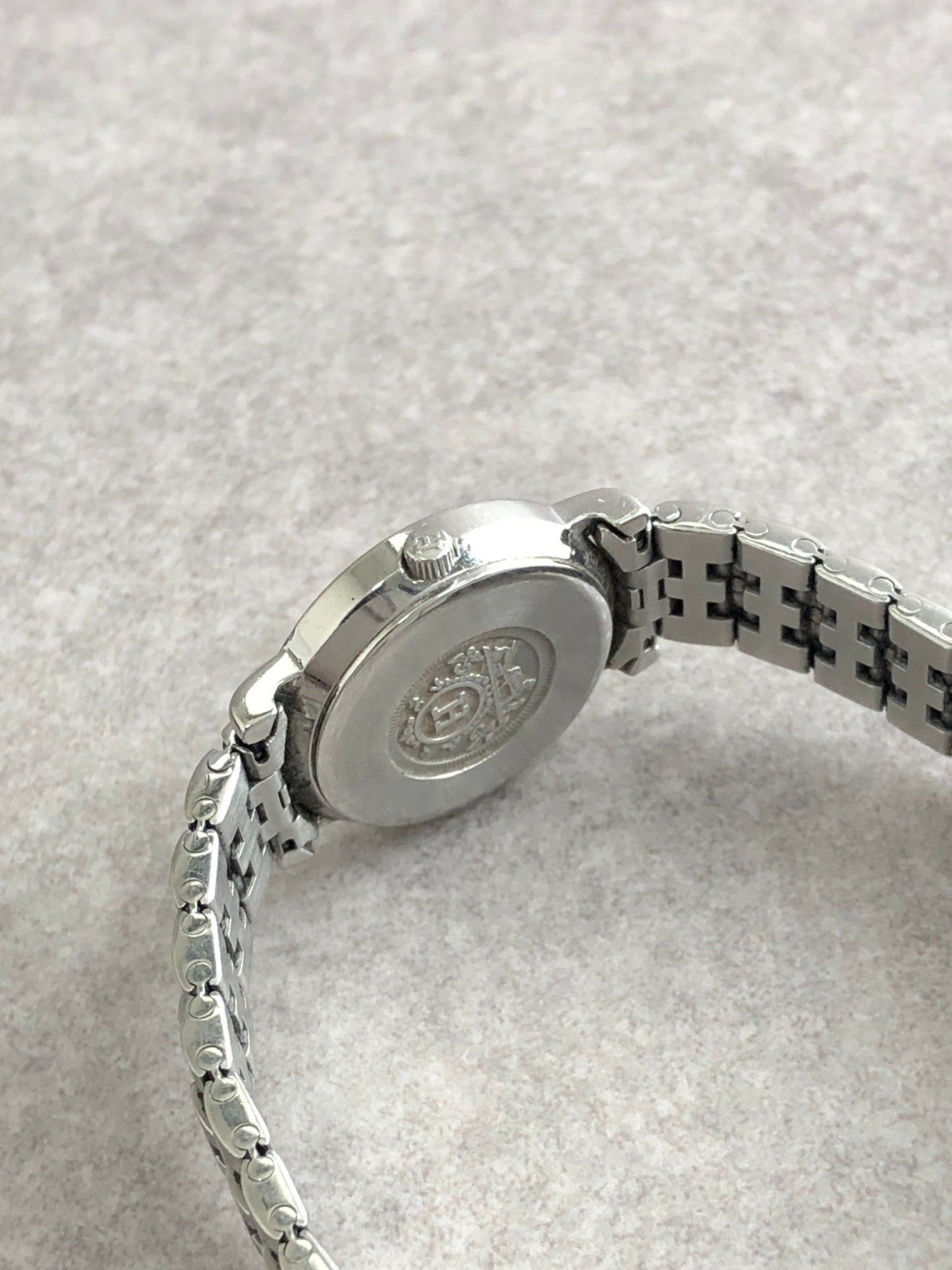 HERMES Serie 石英腕錶銀色復古 nhc2dv