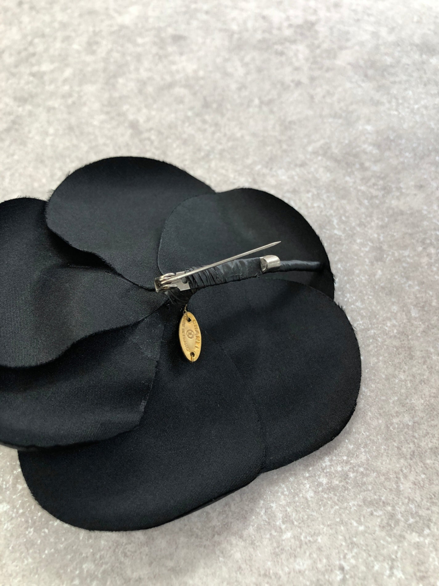 CHANEL Camellia Brooch Black Vintage xseey7