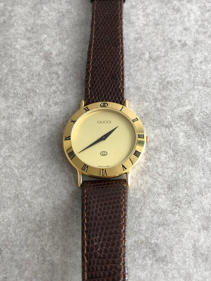 GUCCI Logo  Watch Brown 3300M Vintage 2pcrj6