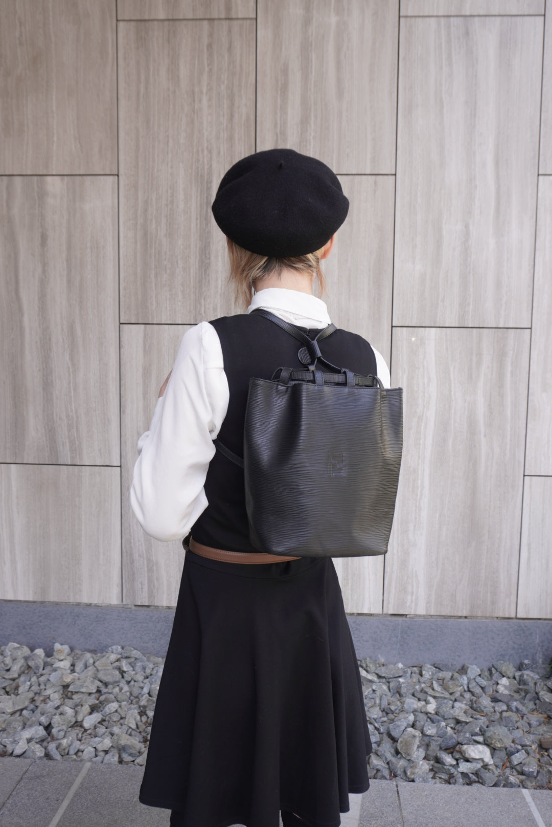 FENDI Logo Embossed Shoulder bag Black Vintage 76k8ej