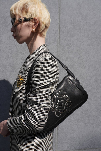 LOEWE Anagram Shoulder bag Black Vintage 8s3xv4