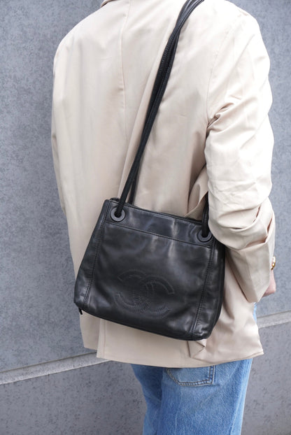 CHANEL Coco Mark Tassel Shoulder bag Black Vintage 5swwjx